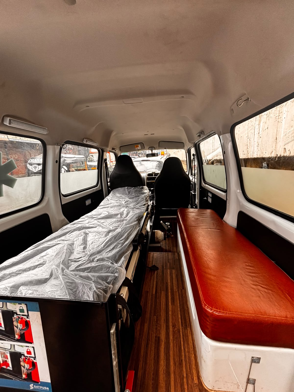 Cardiac care ambulance